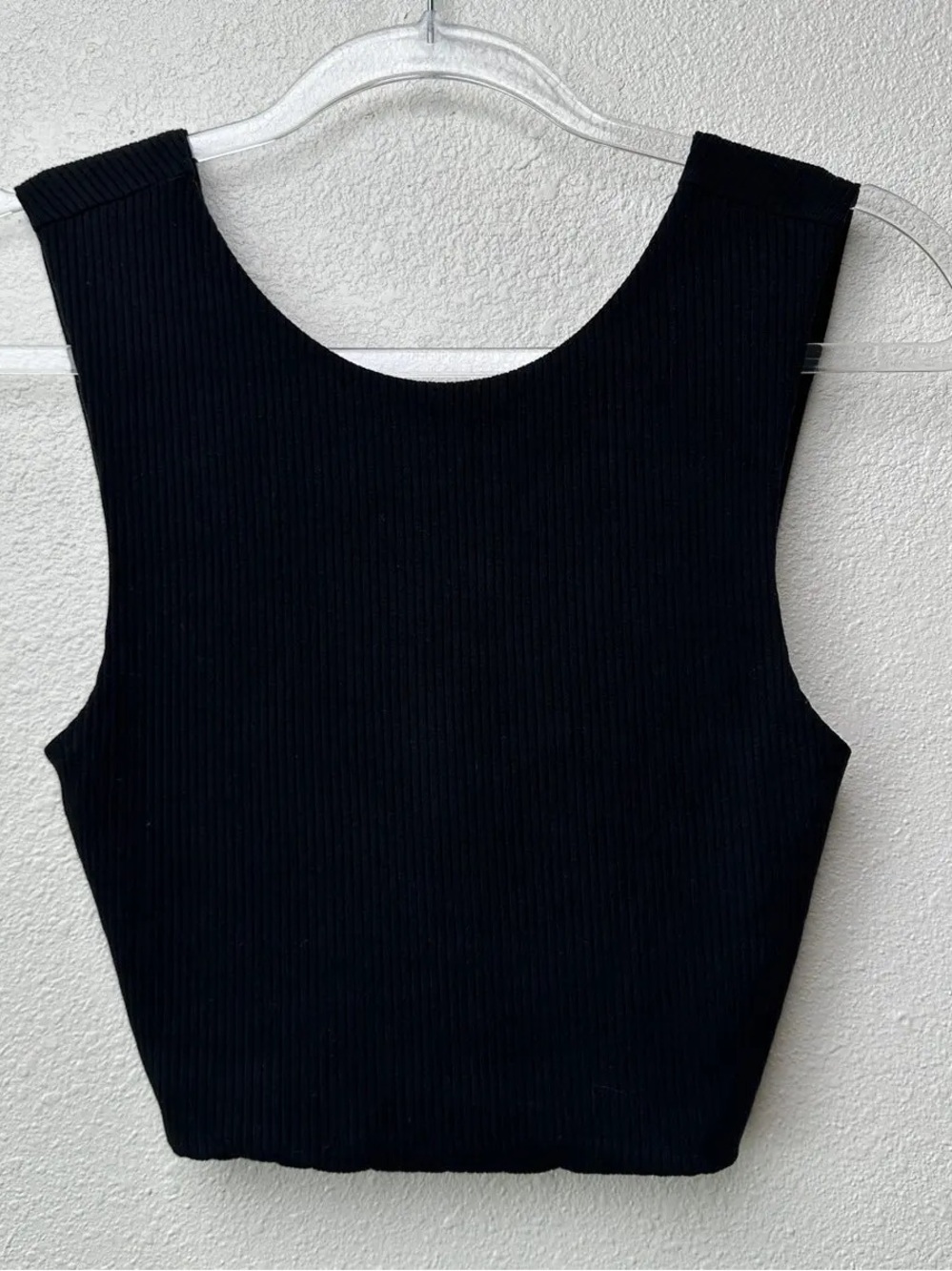 Reformation Sleeveless Twist Back Black Ribbed Cropped Tank
